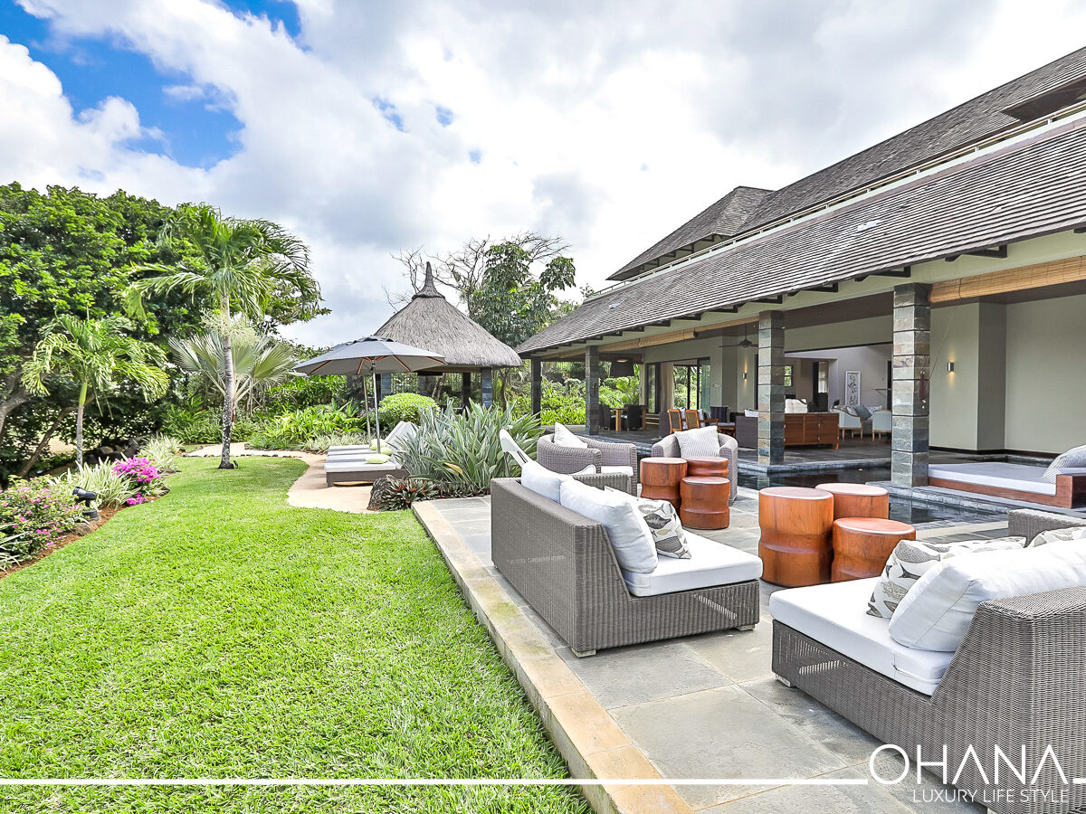 Image showcasing the process of buying a luxury villa with Ohana Mauritius in the beautiful setting of Mauritius