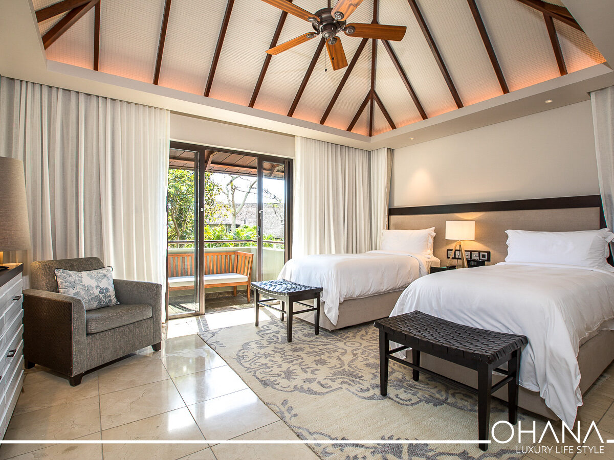 Image showcasing the process of buying a luxury villa with Ohana Mauritius in the beautiful setting of Mauritius