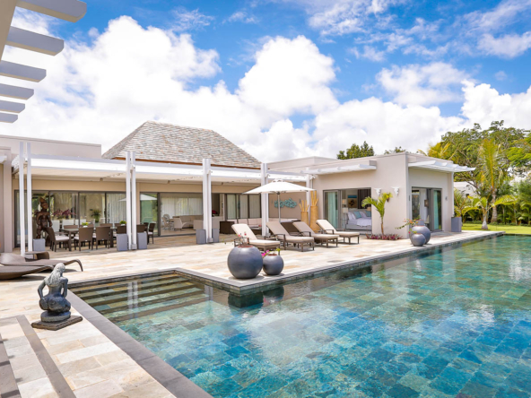 Villa à vendre avec grande terrasse et vue sur golf à Anahita – Ohana Heritage Group